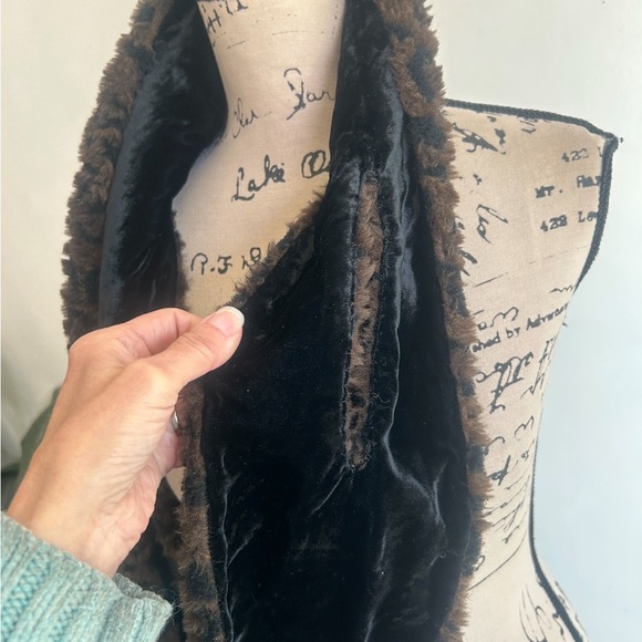 Tasha Polizzi Faux Fur Leopard Print Wrap - Picture 6 of 7